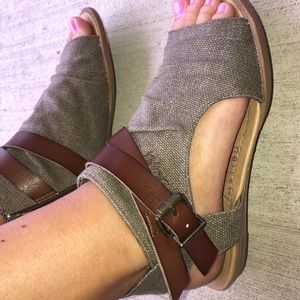 blowfish bombtastic wedge sandal
